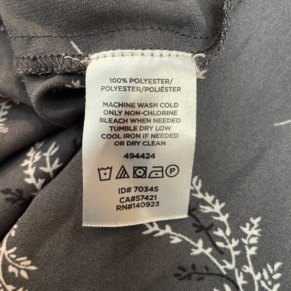 LOFT grey floral print wrap blouse. V-neck. Lightweight. Small. Excellent cond - Picture 11 of 11